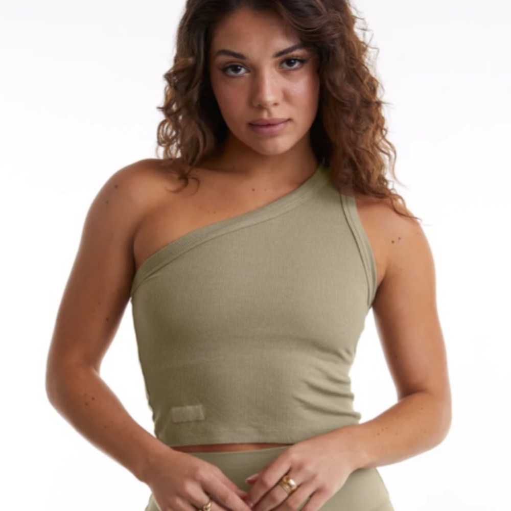 NWT SET ACTIVE WEEKEND TANK